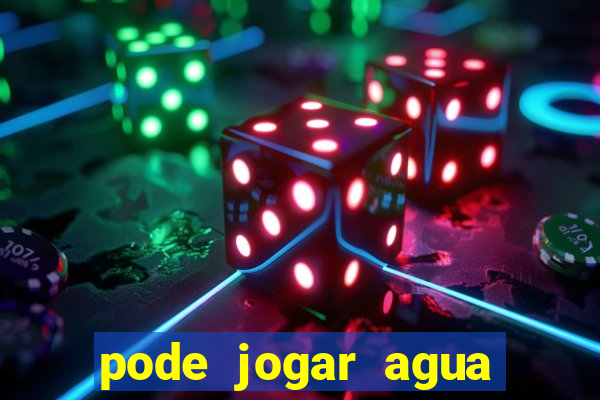 pode jogar agua quente na privada