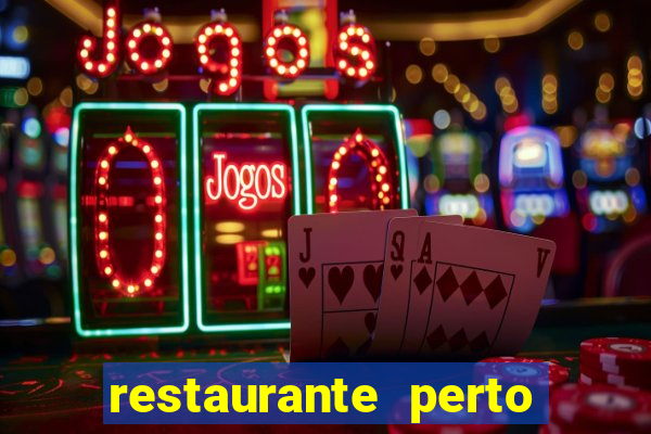 restaurante perto de mim agora